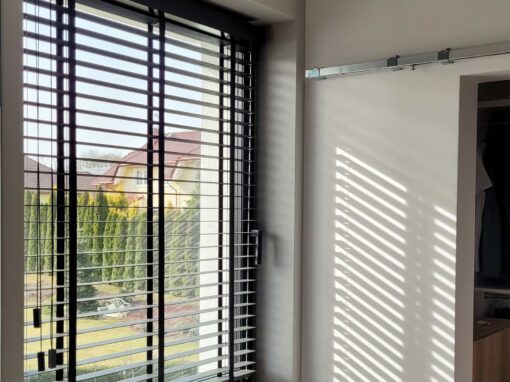 Czy rolety rzymskie mogą być zintegrowane z systemem inteligentnego domu?