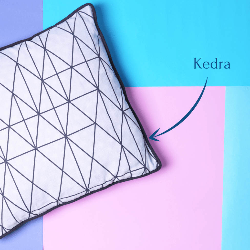 poduszka ozdobna z kedrą