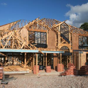 Planujesz budowę domu? Sprawdź, kiedy rozplanować dekoracje okienne