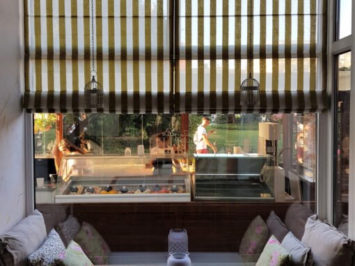 dekoracje okienne w biurze, restauracji, hotelu